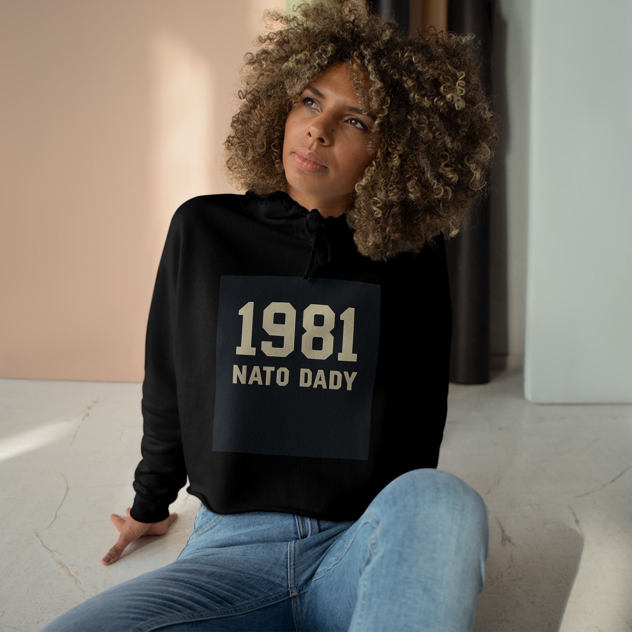 Vintage 1981 Crop Hoodie, Trendy Sweatshirt for Dads, Birthday Gift, Casual Wear, Throwback Style, Gift for Father's Day